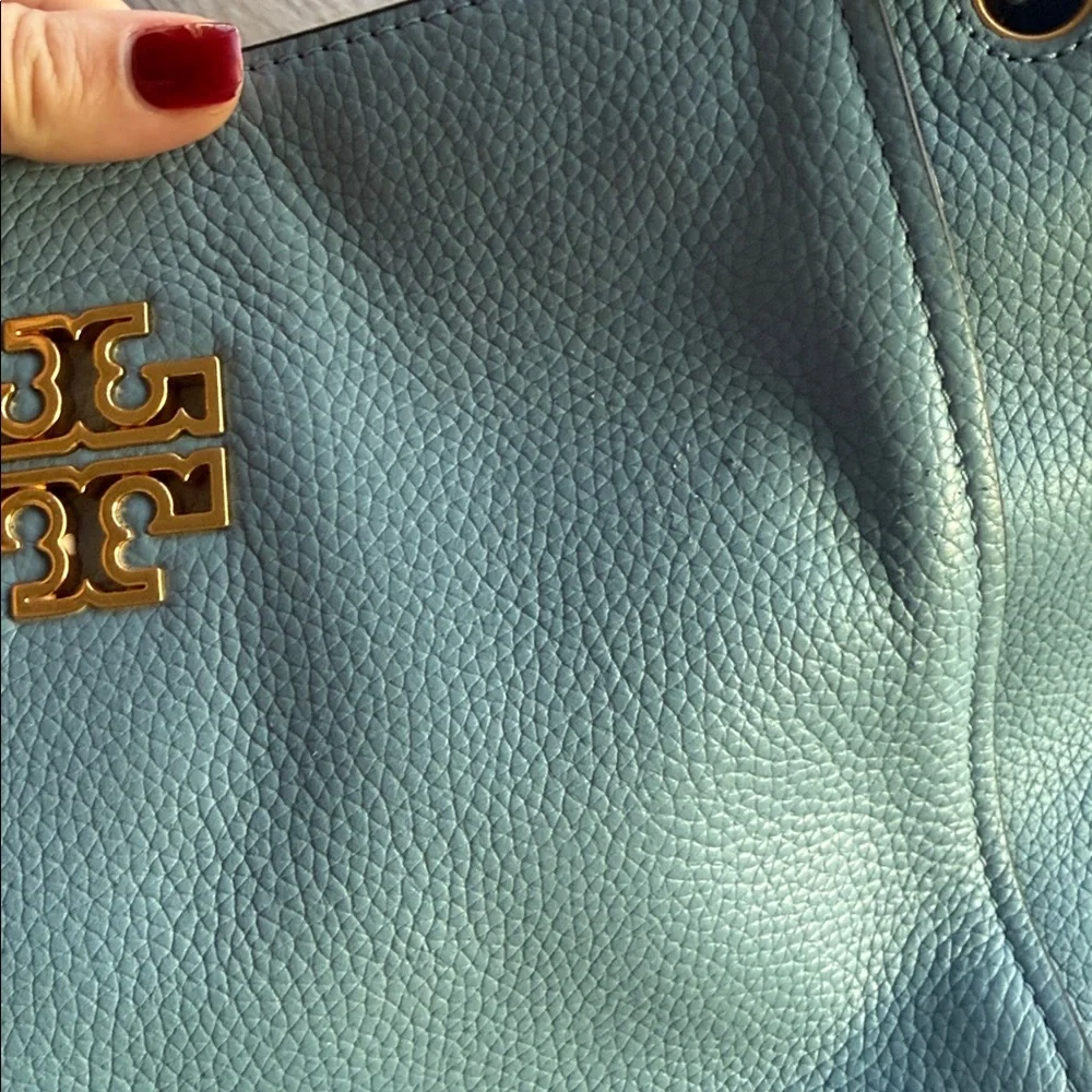 Tory Burch Light Blue Shoulder Bag with Gold Accents - Picture 5 of 10
